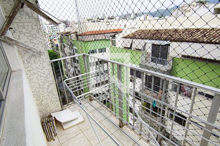Apartamento à venda com 71m², 2 quartos e 1 vagaSala - Varanda