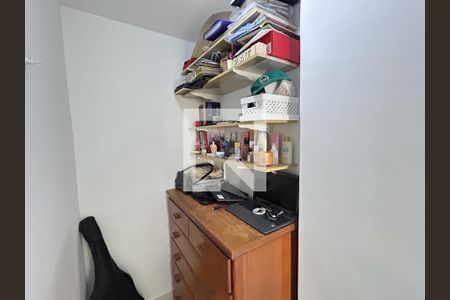 Apartamento à venda com 76m², 2 quartos e 1 vagaQuarto de Serviço