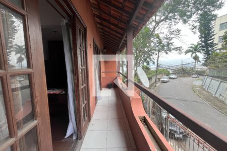 Casa para alugar com 100m², 2 quartos e sem vagaVaranda