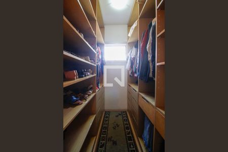 Apartamento para alugar com 100m², 2 quartos e 2 vagasCloset da suíte