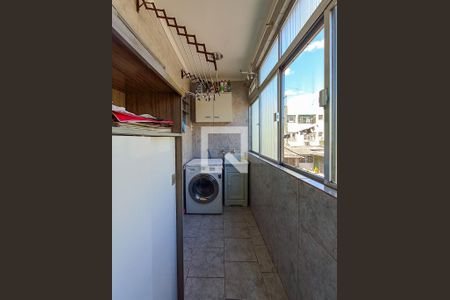 Apartamento à venda com 72m², 2 quartos e 2 vagasÁrea de Serviço