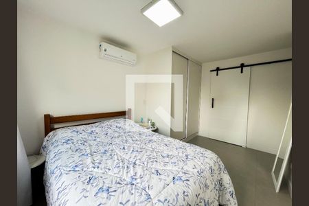 Suíte de apartamento à venda com 3 quartos, 90m² em Vila Cordeiro, São Paulo