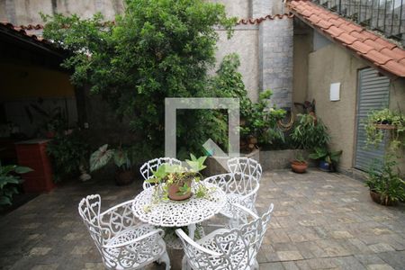 Casa à venda com 600m², 2 quartos e 1 vagaQuintal - Jardim