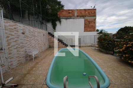 Casa à venda com 600m², 2 quartos e 1 vagaPiscina