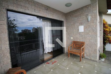 Casa à venda com 600m², 2 quartos e 1 vagaVaranda