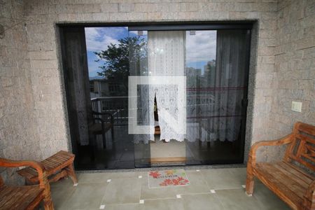 Casa à venda com 600m², 2 quartos e 1 vagaVaranda