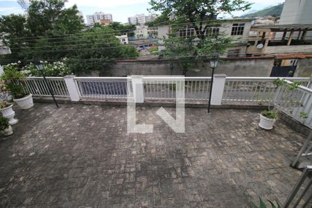 Casa à venda com 600m², 2 quartos e 1 vagaQuintal