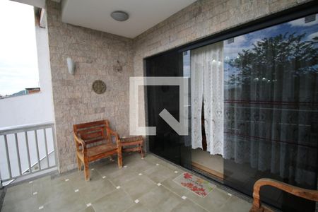 Casa à venda com 600m², 2 quartos e 1 vagaVaranda