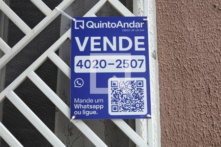 Apartamento à venda com 53m², 2 quartos e 1 vagaPlaca instalada na janela do imóvel