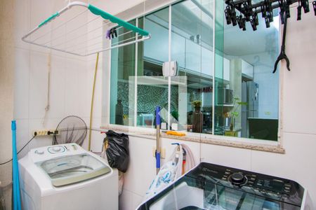 Casa à venda com 112m², 3 quartos e 2 vagasÁrea de serviço