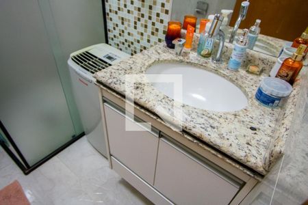 Casa à venda com 112m², 3 quartos e 2 vagasBanheiro social