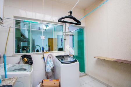 Casa à venda com 112m², 3 quartos e 2 vagasÁrea de serviço