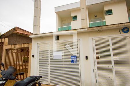 Casa à venda com 112m², 3 quartos e 2 vagasFachada e placa