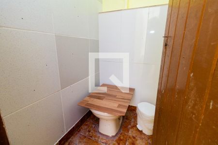 Casa para alugar com 130m², 3 quartos e 1 vaga Casa para alugar com 130m², 3 quartos e 1 vagaBanheiro 2