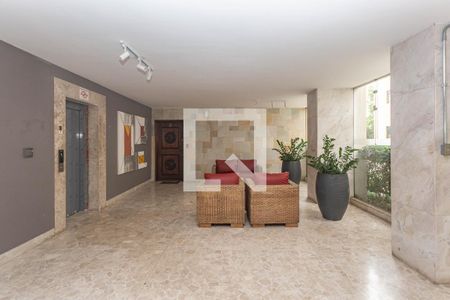 Apartamento à venda com 136m², 3 quartos e 2 vagas Apartamento à venda com 136m², 3 quartos e 2 vagasHall de entrada