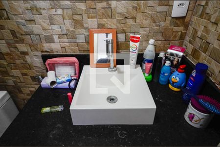 Apartamento à venda com 53m², 2 quartos e 1 vaga Apartamento à venda com 53m², 2 quartos e 1 vagaBanheiro