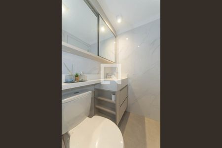 Apartamento à venda com 56m², 2 quartos e 1 vaga Apartamento à venda com 56m², 2 quartos e 1 vagaBanheiro