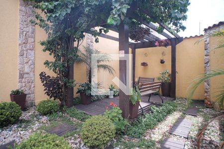 Casa de condomínio à venda com 130m², 3 quartos e 1 vaga Casa de condomínio à venda com 130m², 3 quartos e 1 vagaQuintal