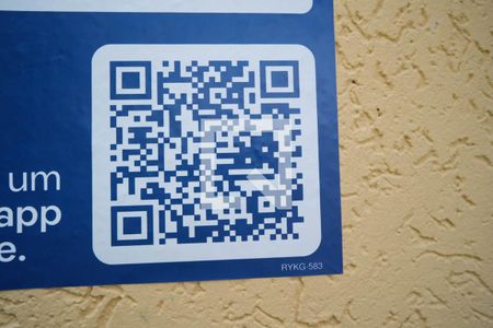 Casa de condomínio à venda com 130m², 3 quartos e 1 vaga Casa de condomínio à venda com 130m², 3 quartos e 1 vagaQR - Placa