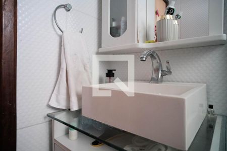 Casa de condomínio à venda com 130m², 3 quartos e 1 vaga Casa de condomínio à venda com 130m², 3 quartos e 1 vagaBanheiro