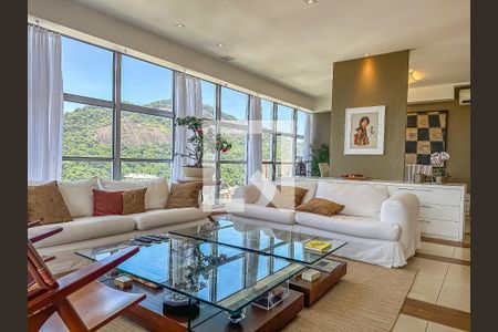 Apartamento à venda com 200m², 4 quartos e 2 vagas Apartamento à venda com 200m², 4 quartos e 2 vagasSala