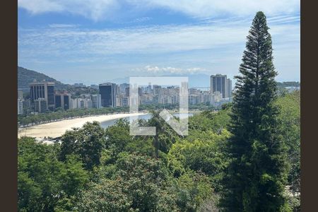 Apartamento à venda com 200m², 4 quartos e 2 vagas Apartamento à venda com 200m², 4 quartos e 2 vagasSala -Vista