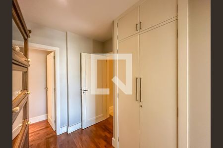 Apartamento à venda com 200m², 4 quartos e 2 vagas Apartamento à venda com 200m², 4 quartos e 2 vagasQuarto 2