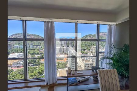 Apartamento à venda com 200m², 4 quartos e 2 vagas Apartamento à venda com 200m², 4 quartos e 2 vagasSala