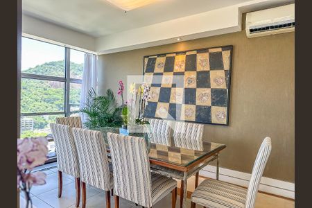 Apartamento à venda com 200m², 4 quartos e 2 vagas Apartamento à venda com 200m², 4 quartos e 2 vagasSala