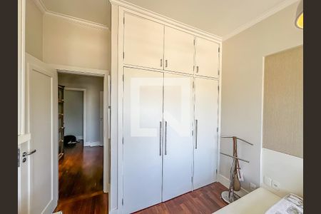 Apartamento à venda com 200m², 4 quartos e 2 vagas Apartamento à venda com 200m², 4 quartos e 2 vagasQuarto 2