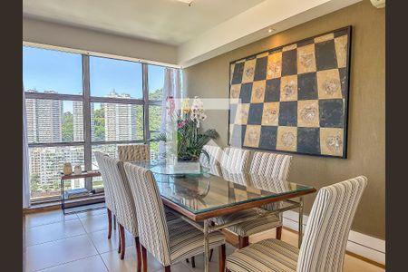 Apartamento à venda com 200m², 4 quartos e 2 vagas Apartamento à venda com 200m², 4 quartos e 2 vagasSala