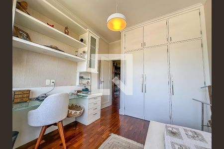 Apartamento à venda com 200m², 4 quartos e 2 vagas Apartamento à venda com 200m², 4 quartos e 2 vagasQuarto 2