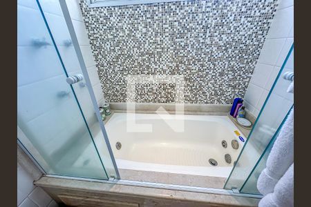 Apartamento à venda com 200m², 4 quartos e 2 vagas Apartamento à venda com 200m², 4 quartos e 2 vagasBanheiro do Quarto 1