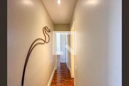 Apartamento à venda com 200m², 4 quartos e 2 vagas Apartamento à venda com 200m², 4 quartos e 2 vagasCorredor