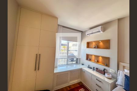 Apartamento à venda com 200m², 4 quartos e 2 vagas Apartamento à venda com 200m², 4 quartos e 2 vagasQuarto 1