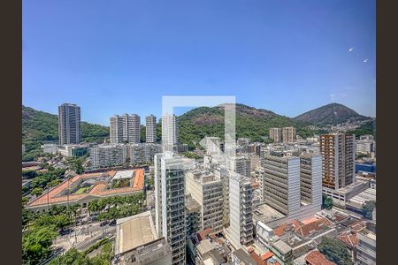 Apartamento à venda com 200m², 4 quartos e 2 vagas Apartamento à venda com 200m², 4 quartos e 2 vagasSala