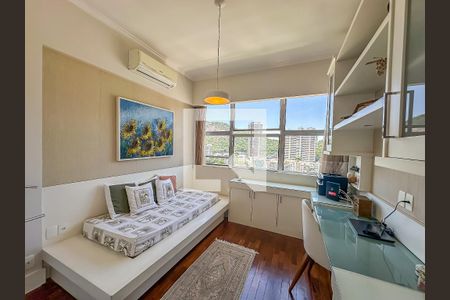 Apartamento à venda com 200m², 4 quartos e 2 vagas Apartamento à venda com 200m², 4 quartos e 2 vagasQuarto 2