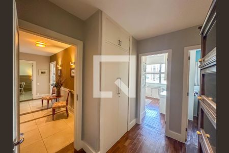 Apartamento à venda com 200m², 4 quartos e 2 vagas Apartamento à venda com 200m², 4 quartos e 2 vagasQuarto 2