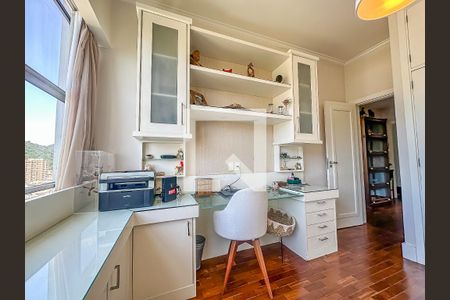 Apartamento à venda com 200m², 4 quartos e 2 vagas Apartamento à venda com 200m², 4 quartos e 2 vagasQuarto 2