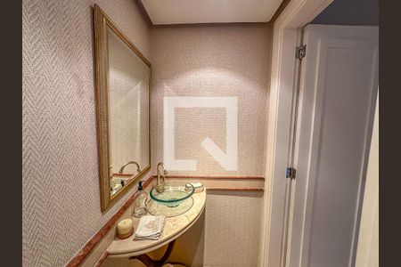 Apartamento à venda com 200m², 4 quartos e 2 vagas Apartamento à venda com 200m², 4 quartos e 2 vagasLavabo