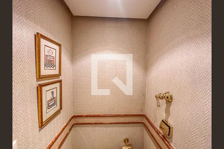 Apartamento à venda com 200m², 4 quartos e 2 vagas Apartamento à venda com 200m², 4 quartos e 2 vagasLavabo