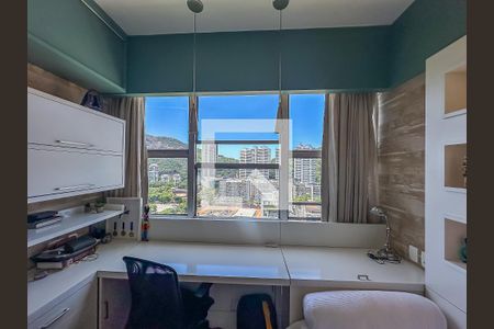 Apartamento à venda com 200m², 4 quartos e 2 vagas Apartamento à venda com 200m², 4 quartos e 2 vagasQuarto 3