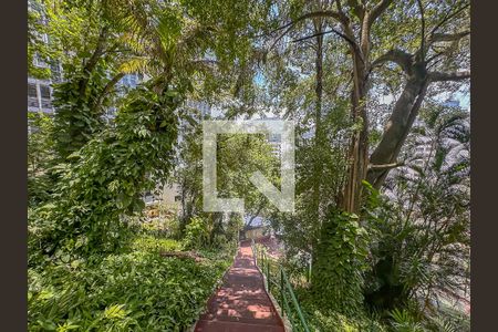 Apartamento à venda com 200m², 4 quartos e 2 vagas Apartamento à venda com 200m², 4 quartos e 2 vagasÁrea comum