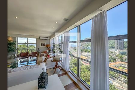 Apartamento à venda com 200m², 4 quartos e 2 vagas Apartamento à venda com 200m², 4 quartos e 2 vagasSala