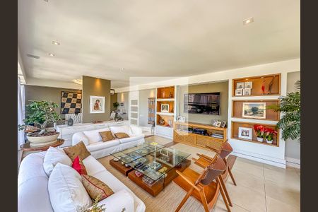 Apartamento à venda com 200m², 4 quartos e 2 vagas Apartamento à venda com 200m², 4 quartos e 2 vagasSala