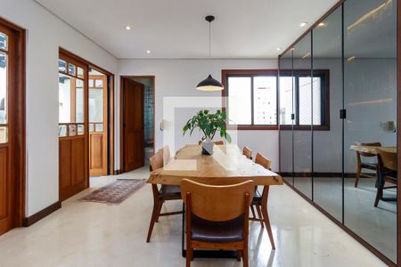 Apartamento à venda com 252m², 3 quartos e 4 vagasCobertura - Sala