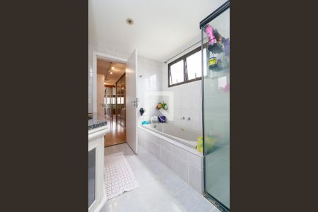 Apartamento à venda com 252m², 3 quartos e 4 vagasSuíte Principal - Banheiro