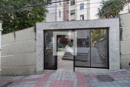 Apartamento para alugar com 55m², 2 quartos e 1 vaga Apartamento para alugar com 55m², 2 quartos e 1 vagaFachada