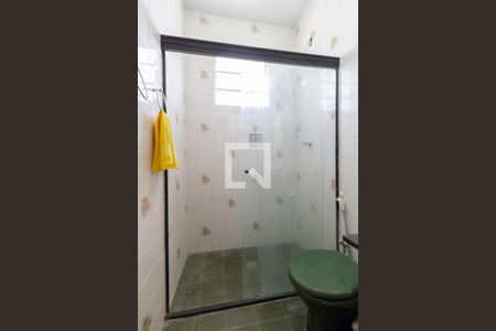 Apartamento para alugar com 55m², 2 quartos e 1 vaga Apartamento para alugar com 55m², 2 quartos e 1 vagaBanheiro social