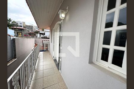 Casa à venda com 213m², 3 quartos e 2 vagas Casa à venda com 213m², 3 quartos e 2 vagasVaranda do andar superior